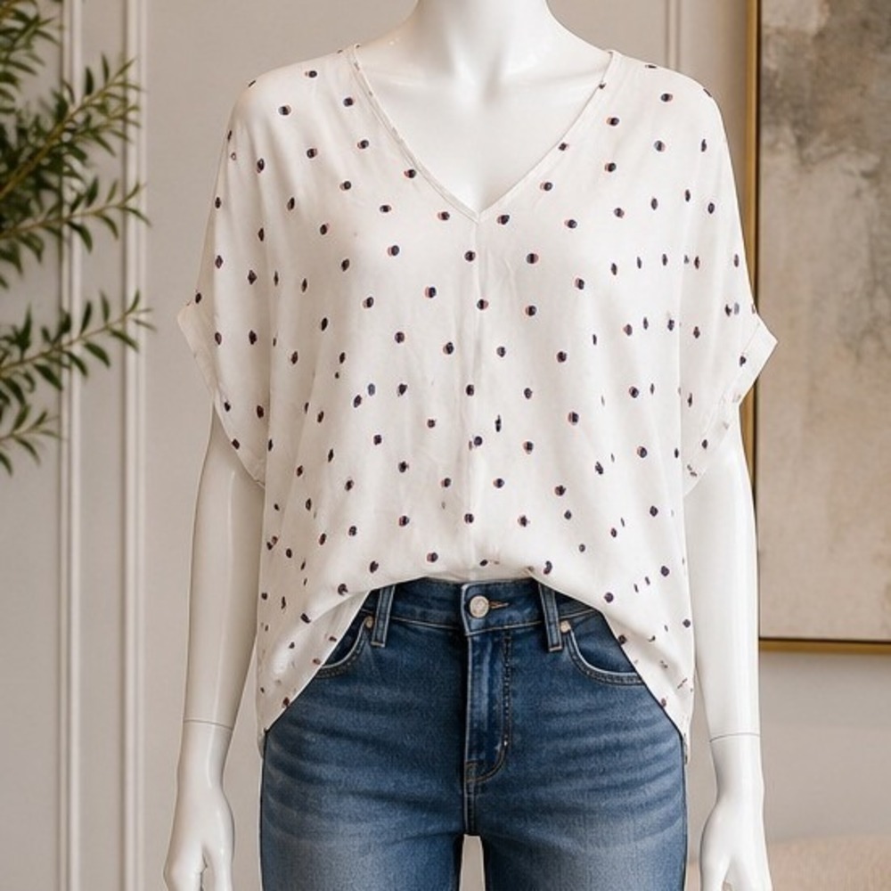 Lush Womens Blouse White Geometric Dot V-Neck Relaxed Short Sleeve M
